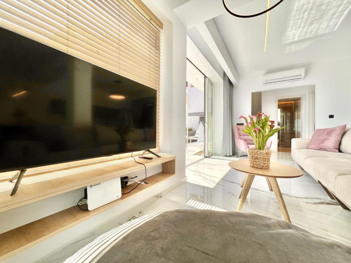 Luxury Villa Barbati Sun With Private Pool By Dadovillas Dış mekan fotoğraf